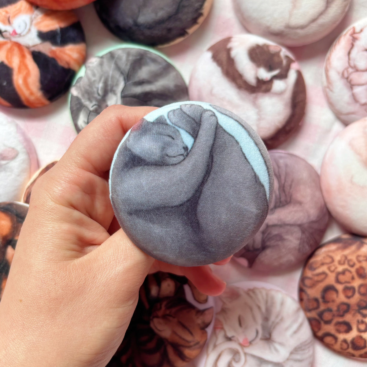 Paws & Dreams Plush Pin | Russian Blue