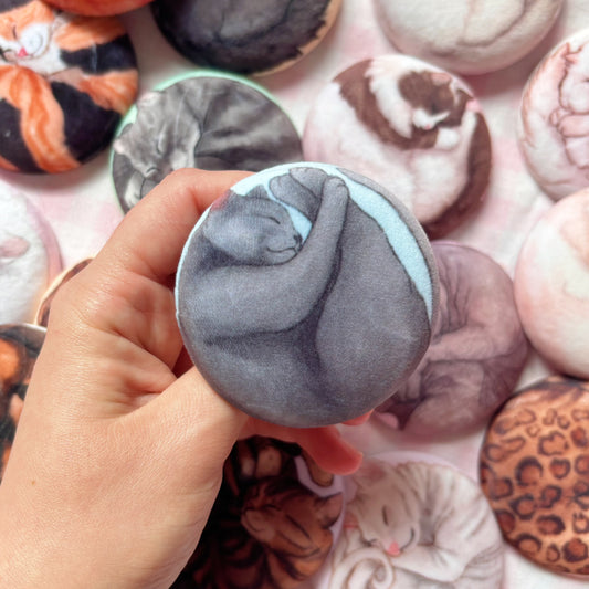 Paws & Dreams Plush Pin | Russian Blue